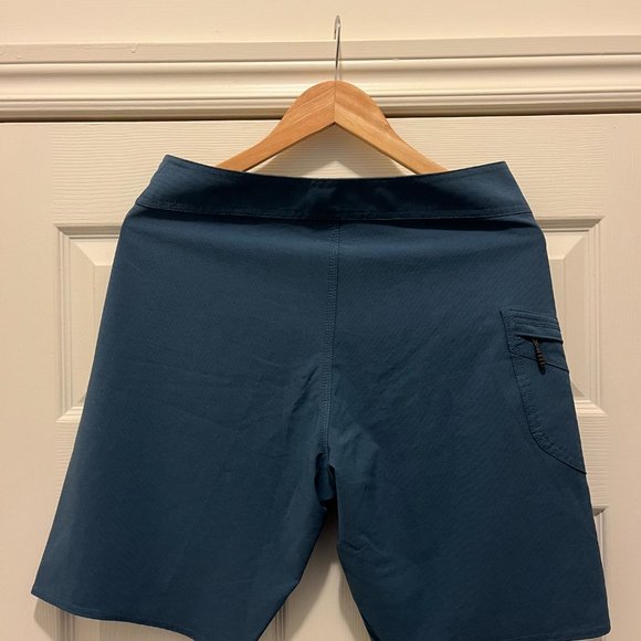 Volcom Solid Mod Trunks: Men - Picture 3 of 3